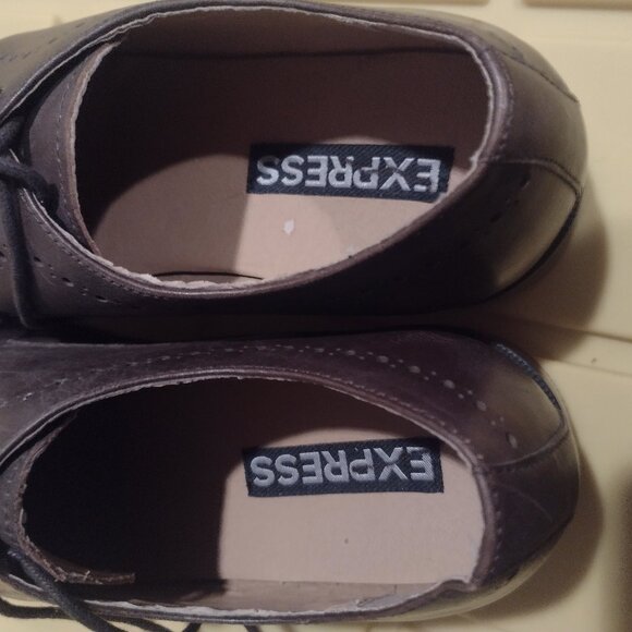 Mens Express brown leather dress shoes size 8.5m in good condition - Picture 7 of 9